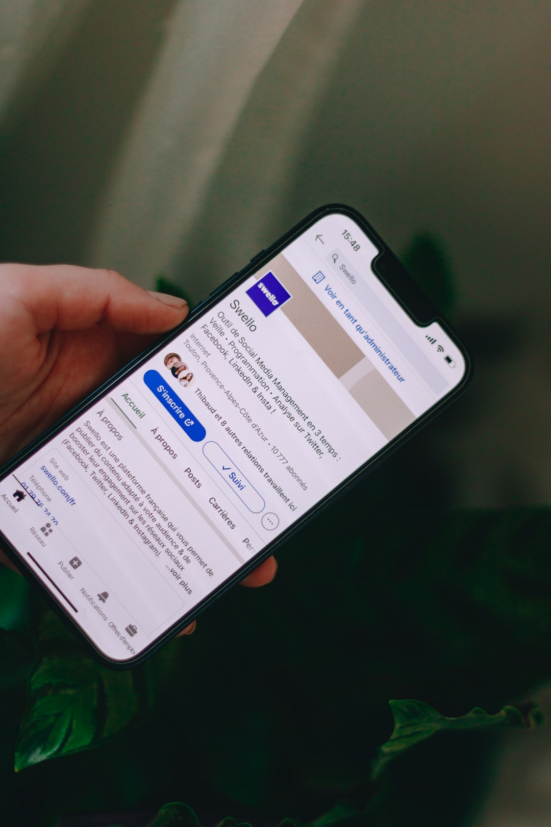 a-person-holding-a-cell-phone-in-their-hand-m6pfg-epofu